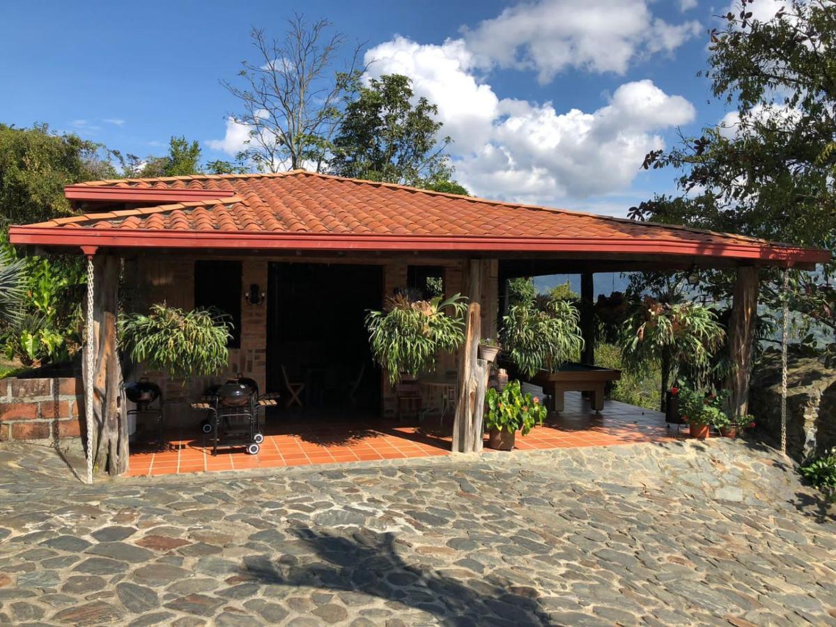 Finca Hotel Tierra Verde Girardota Esterno foto